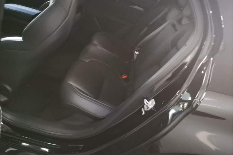 Used Lynk & Co 03 2023 2.0TD DCT JingPro Left Rear Seat