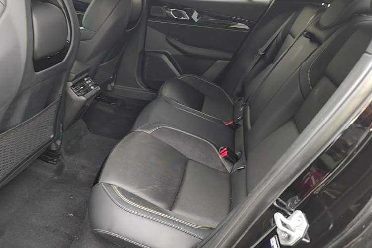 Used Lynk & Co 03 2023 2.0TD DCT H-Power Halo Left Rear Seat