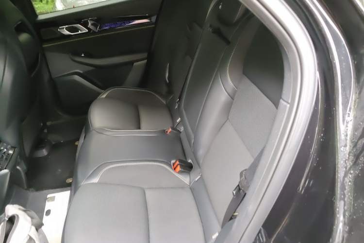 Used Lynk & Co 03 2023 2.0TD DCT JingPro Left Rear Seat