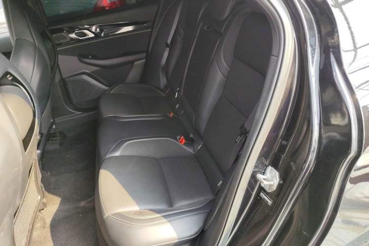 Used Lynk & Co 03 2023 1.5TD DCT JingPro Left Rear Seat