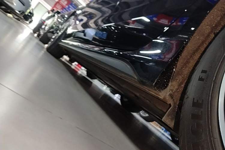 Used Lynk & Co 03 2023 1.5TD DCT JingPro Left Side Sill