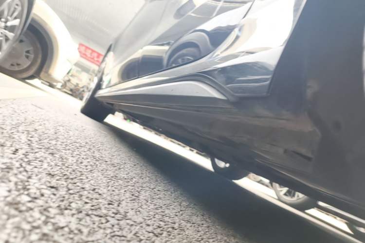 Used Lynk & Co 03 2023 1.5TD DCT JingPlus Left Side Sill