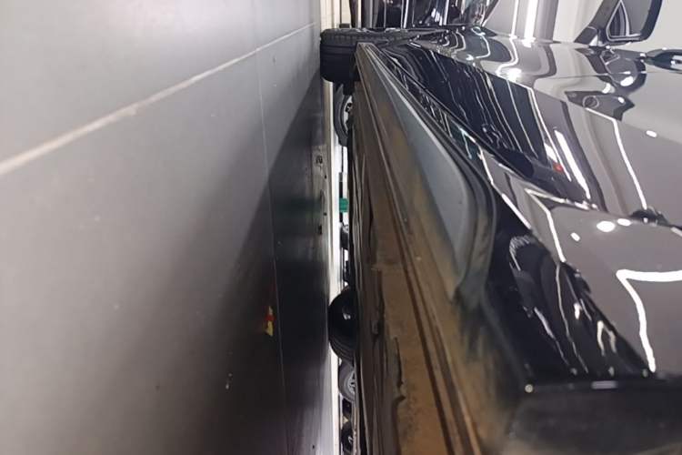 Used Lynk & Co 03 2023 2.0TD DCT JingPro Left Side Sill
