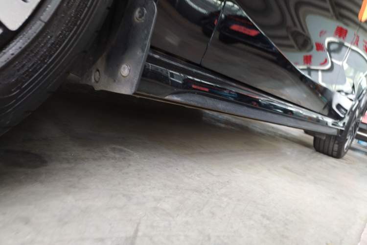 Used Lynk & Co 03 2023 1.5TD DCT JingPro Left Side Sill