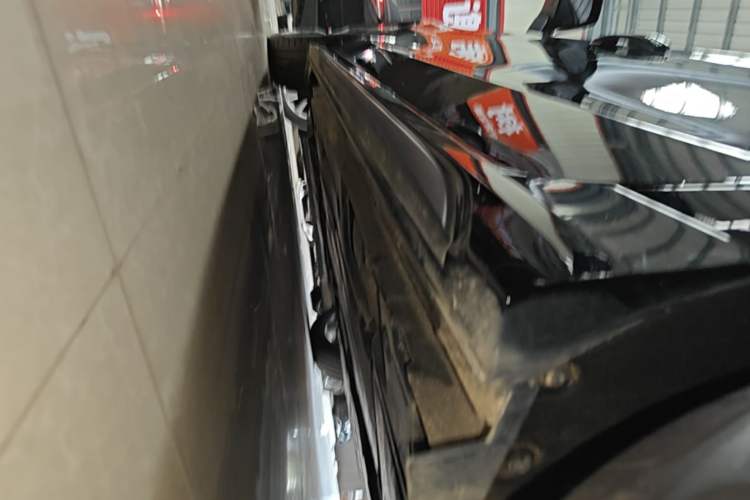 Used Lynk & Co 03 2023 1.5TD DCT JingPro Left Side Sill
