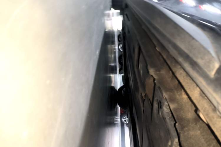 Used Lynk & Co 03 2023 2.0TD DCT JingPro Left Side Sill