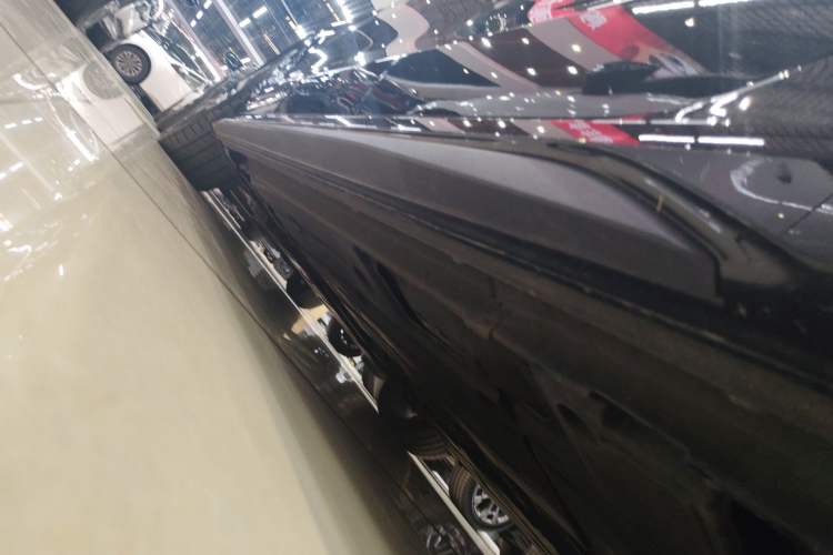Used Lynk & Co 03 2023 2.0TD DCT JingPro Left Side Sill