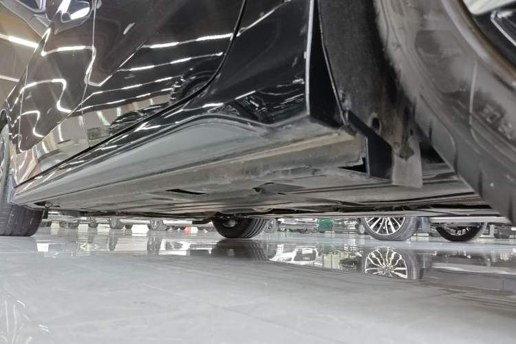 Used Lynk & Co 03 2023 2.0TD DCT H-Power Halo Left Side Sill