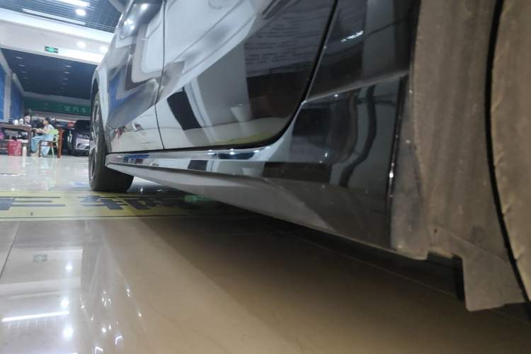 Used Lynk & Co 03 2023 2.0TD DCT JingPro Left Side Sill