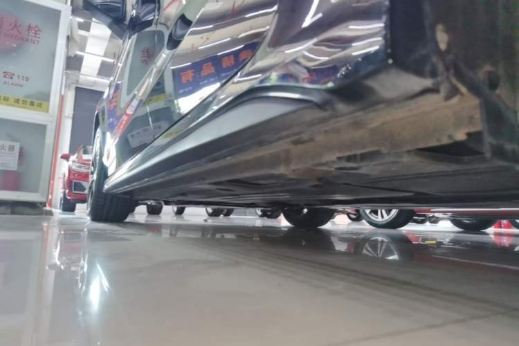 Used Lynk & Co 03 2023 1.5TD DCT JingPro Left Side Sill