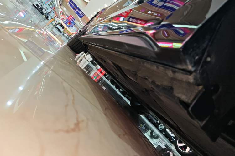 Used Lynk & Co 03 2023 1.5TD DCT JingPro Left Side Sill