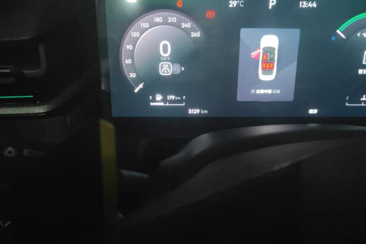 Used Lynk & Co 03 2023 03+ Racing All-Wheel-Drive Version Odometer Close Up