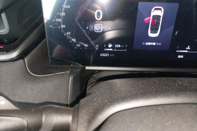 Used Lynk & Co 03 2023 2.0TD DCT JingPro Odometer Close Up
