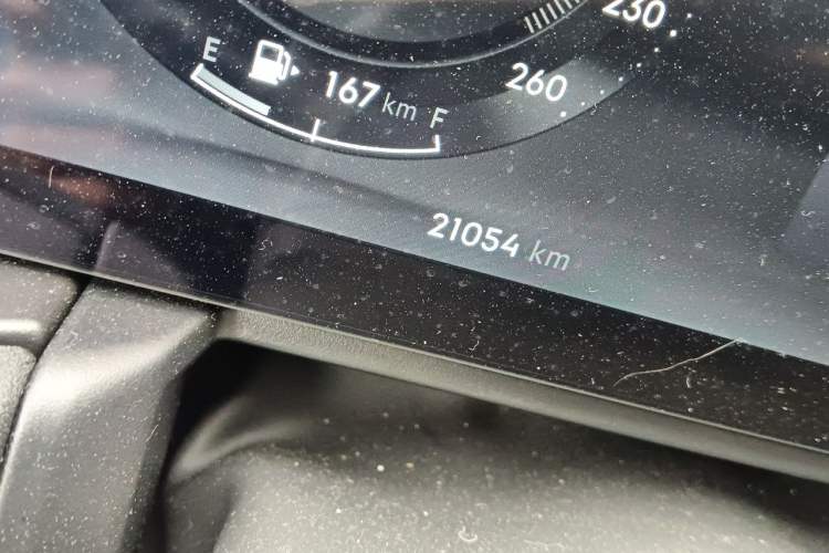 Used Lynk & Co 03 2023 1.5TD DCT JingPlus Odometer Close Up