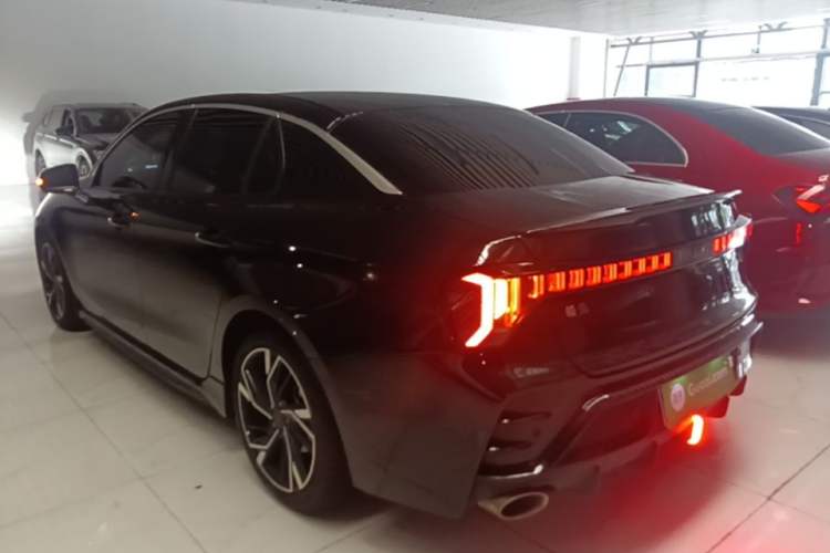 Used Lynk & Co 03 2023 1.5TD DCT JingPro Rear Left 45 Deg