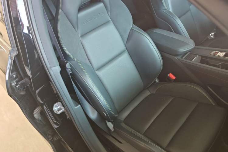 Used Lynk & Co 03 2023 1.5TD DCT JingPro Right Front Seat
