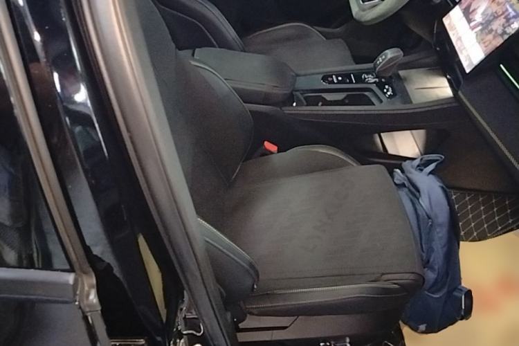 Used Lynk & Co 03 2023 1.5TD DCT JingPro Right Front Seat