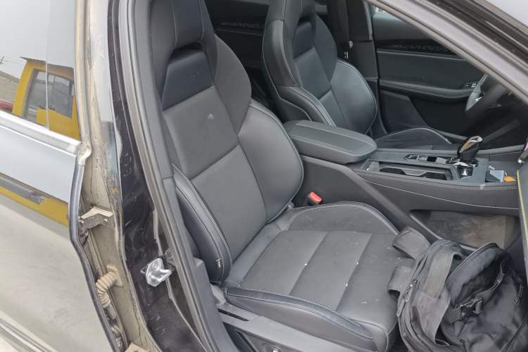 Used Lynk & Co 03 2023 2.0TD DCT JingPro Right Front Seat