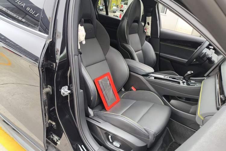Used Lynk & Co 03 2023 1.5TD DCT JingPro Right Front Seat