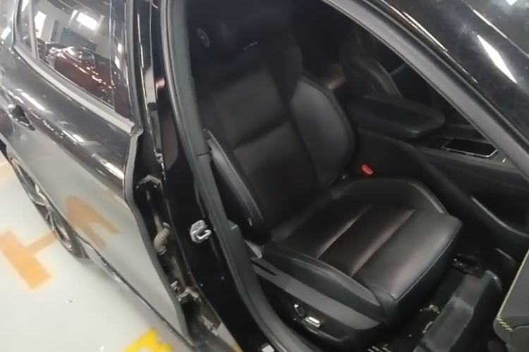 Used Lynk & Co 03 2023 2.0TD DCT JingPro Right Front Seat