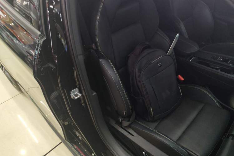 Used Lynk & Co 03 2023 2.0TD DCT JingPro Right Front Seat