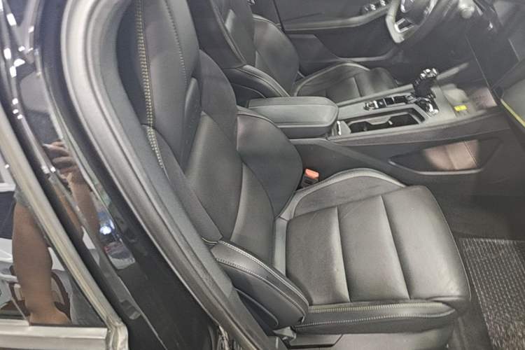 Used Lynk & Co 03 2023 2.0TD DCT H-Power Halo Right Front Seat