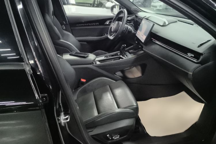 Used Lynk & Co 03 2023 2.0TD DCT JingPro Right Front Seat
