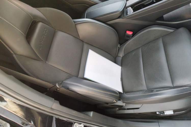Used Lynk & Co 03 2023 1.5TD DCT JingPro Right Front Seat