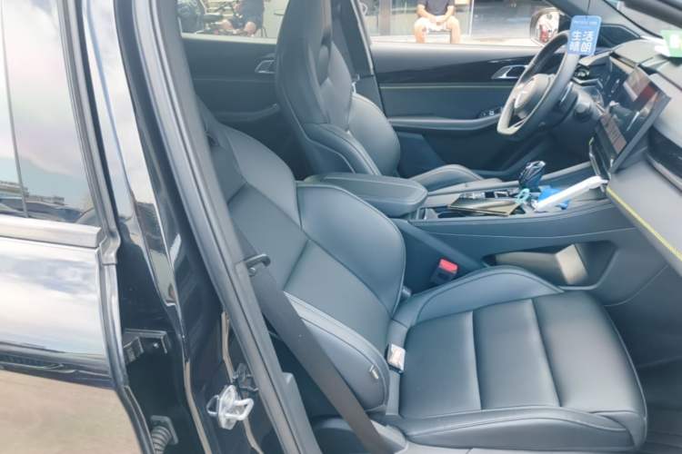 Used Lynk & Co 03 2023 1.5TD DCT JingPlus Right Front Seat