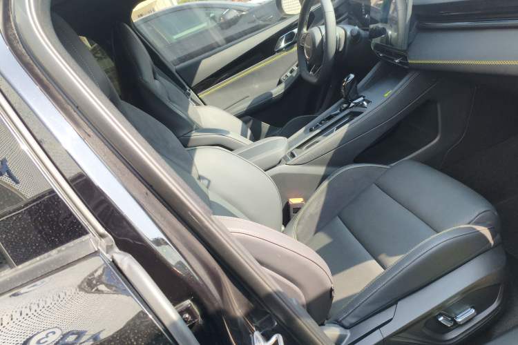 Used Lynk & Co 03 2023 1.5TD DCT JingPro Right Front Seat