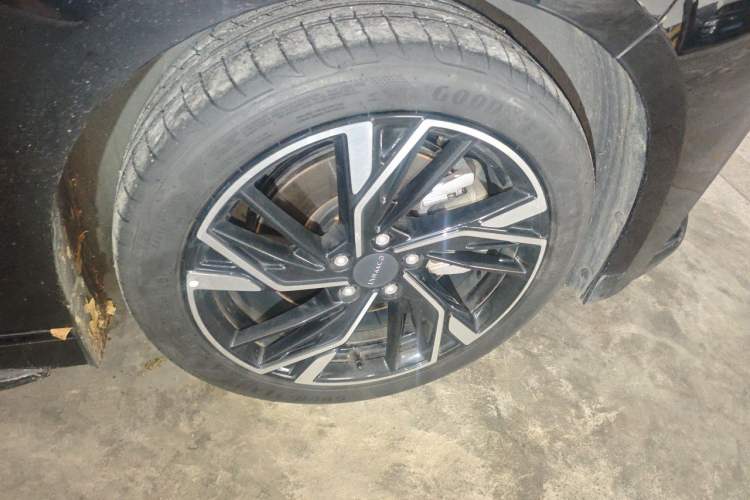 Used Lynk & Co 03 2023 1.5T EM-F PM Right Front Wheel Hub