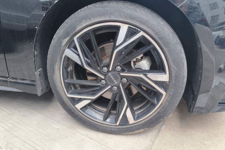 Used Lynk & Co 03 2023 1.5TD DCT JingPro Right Front Wheel Hub
