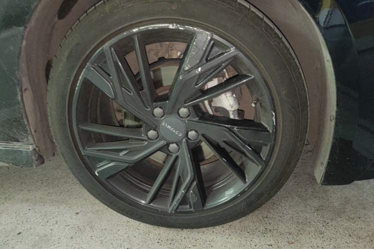 Used Lynk & Co 03 2023 1.5TD DCT JingPro Right Front Wheel Hub