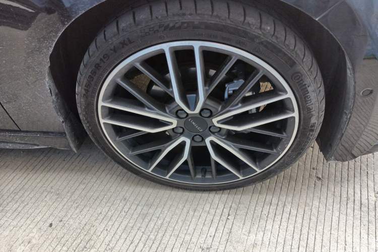 Used Lynk & Co 03 2023 2.0TD DCT H-Power Halo Right Front Wheel Hub