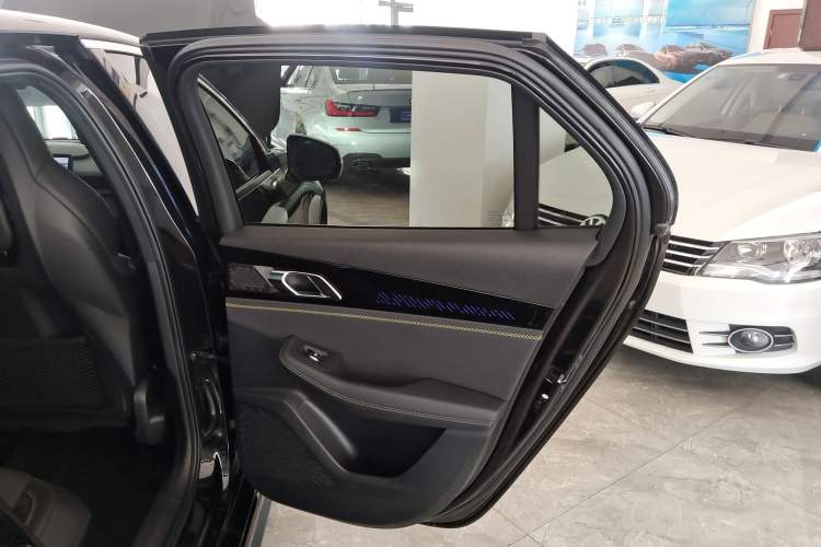 Used Lynk & Co 03 2023 2.0TD DCT JingPro Right Rear Door Interior
