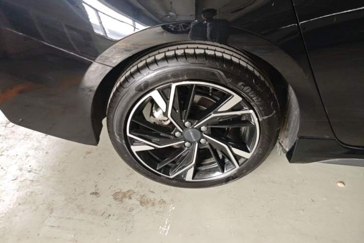 Used Lynk & Co 03 2023 1.5TD DCT JingPro Right Rear Wheel Hub