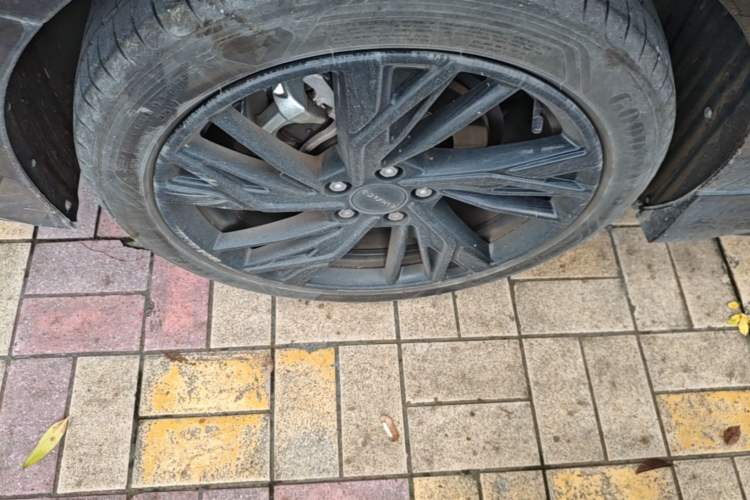 Used Lynk & Co 03 2023 1.5TD DCT JingPro Right Rear Wheel Hub