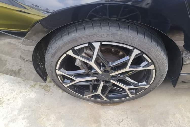 Used Lynk & Co 03 2023 03+ 2.0TD Automatic Yufeng Edition Right Rear Wheel Hub