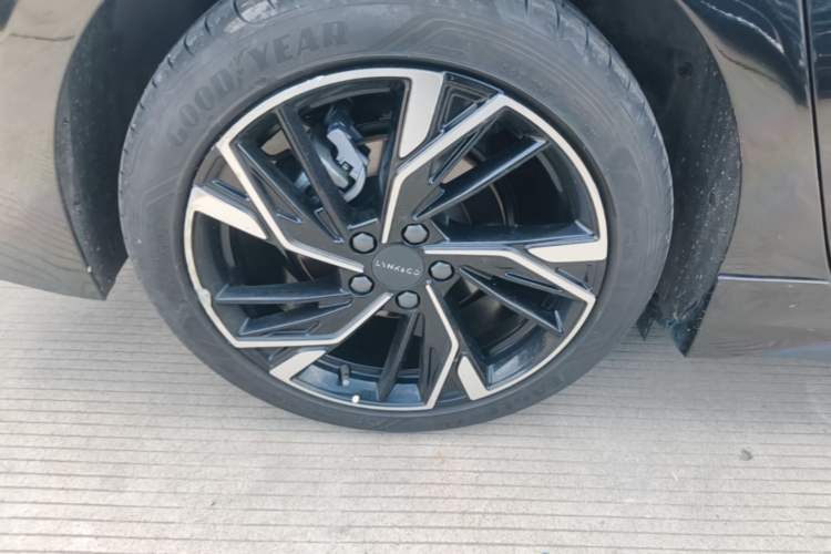 Used Lynk & Co 03 2023 1.5TD DCT JingPlus Right Rear Wheel Hub