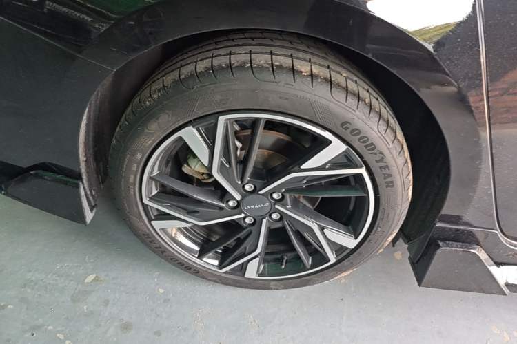 Used Lynk & Co 03 2023 1.5T EM-F PM Right Rear Wheel Hub