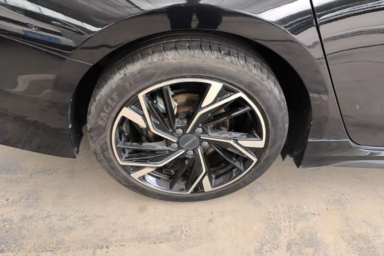 Used Lynk & Co 03 2023 2.0TD DCT JingPro Right Rear Wheel Hub