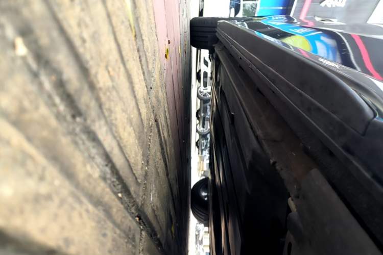 Used Lynk & Co 03 2023 2.0TD DCT JingPro Right Side Sill