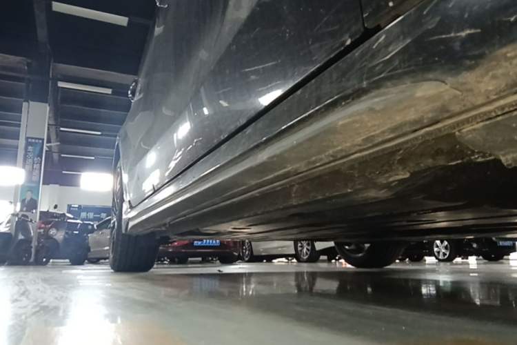 Used Lynk & Co 03 2023 2.0TD DCT JingPro Right Side Sill