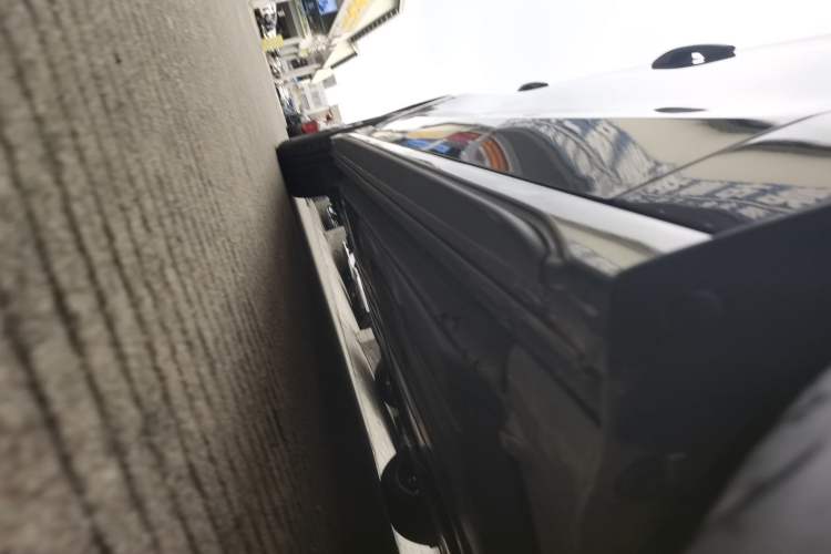 Used Lynk & Co 03 2023 1.5TD DCT JingPro Right Side Sill