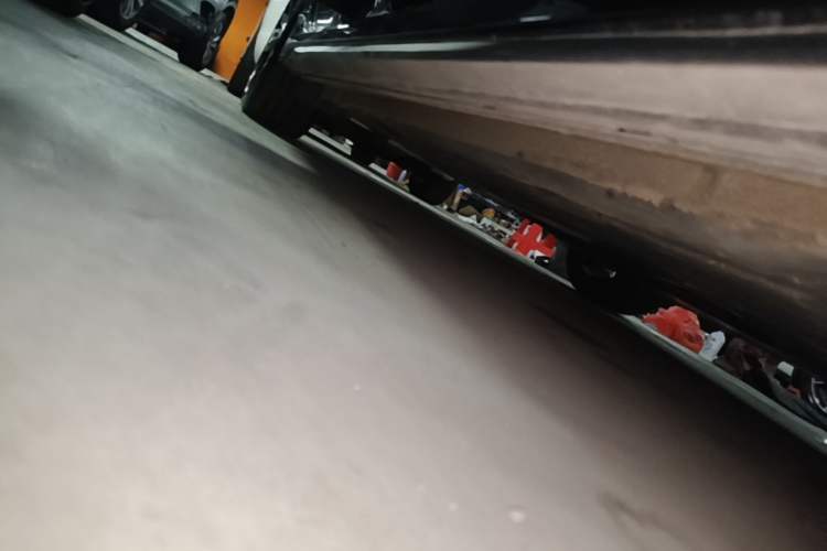 Used Lynk & Co 03 2023 2.0TD DCT JingPro Right Side Sill