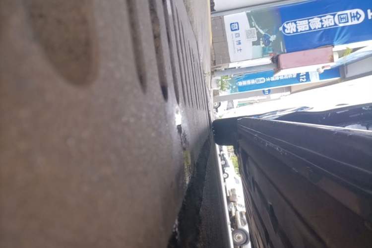 Used Lynk & Co 03 2023 1.5TD DCT JingPro Right Side Sill