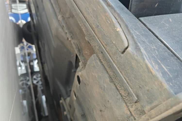 Used Lynk & Co 03 2023 2.0TD DCT JingPro Right Side Sill