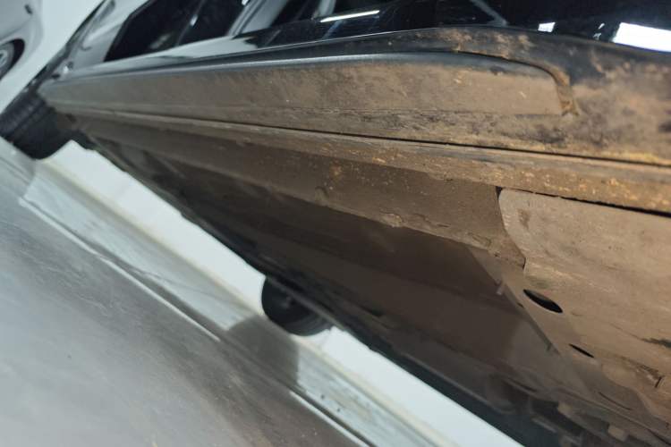 Used Lynk & Co 03 2023 1.5TD DCT JingPlus Right Side Sill