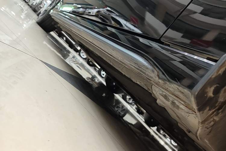 Used Lynk & Co 03 2023 1.5TD DCT JingPlus Right Side Sill