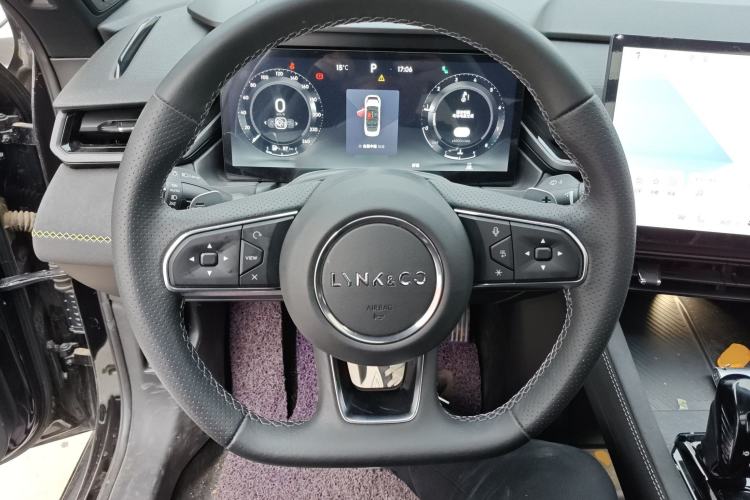 Used Lynk & Co 03 2023 2.0TD DCT JingPro Steering Wheel